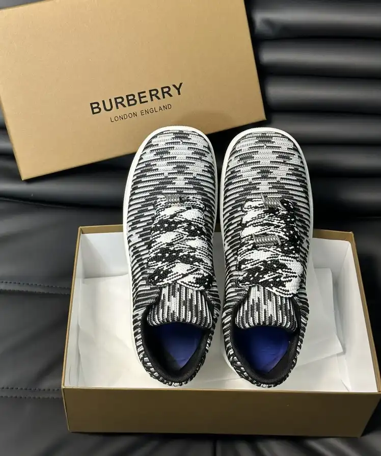 hype Burberry Sneakers