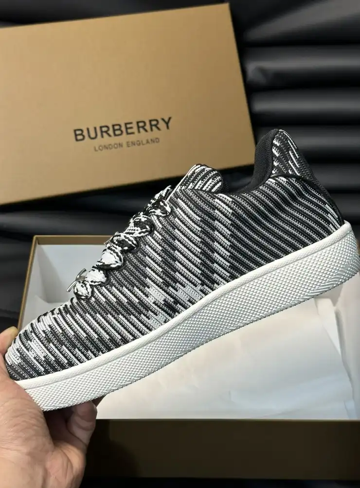 hype Burberry Sneakers