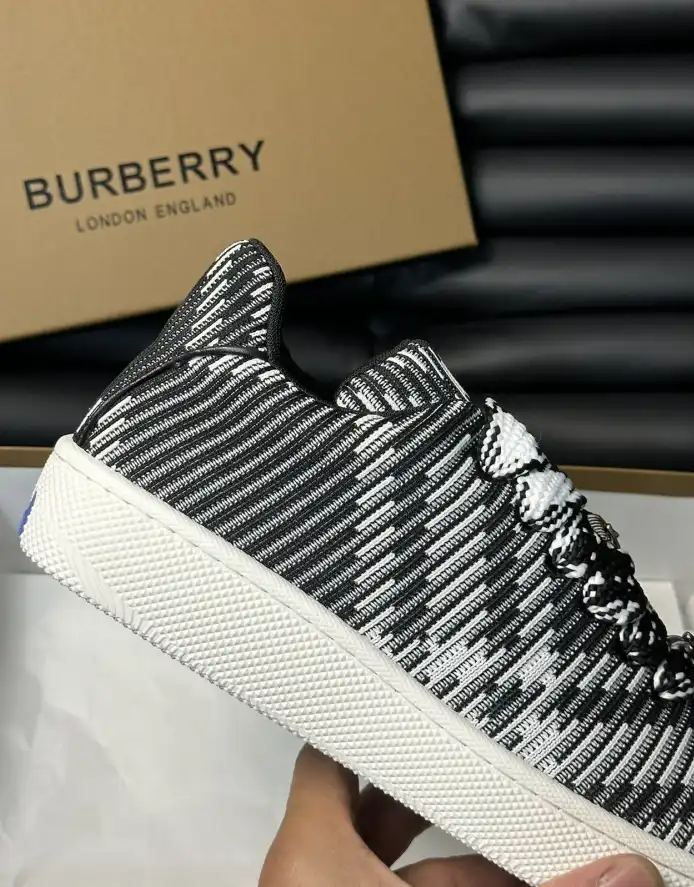 hype Burberry Sneakers