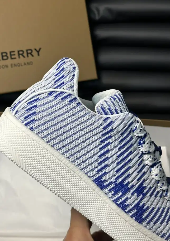 hype Burberry Sneakers