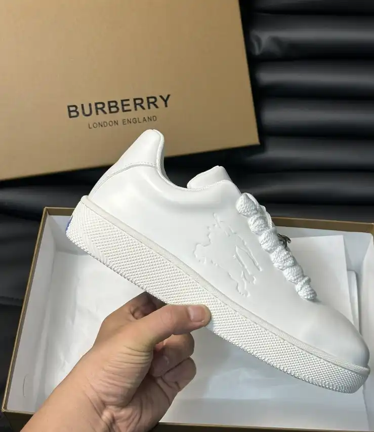 hype Burberry Sneakers