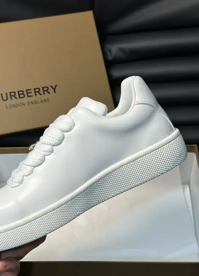 hype Burberry Sneakers