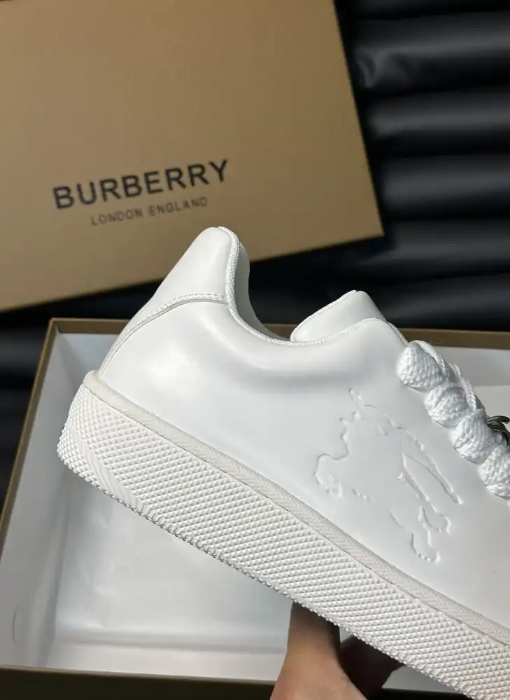 hype Burberry Sneakers