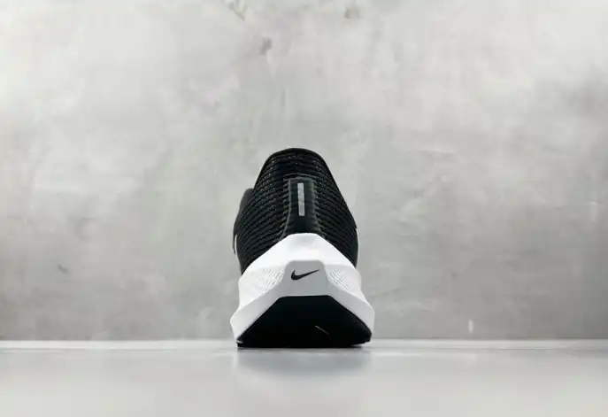 hype Nike Sneakers