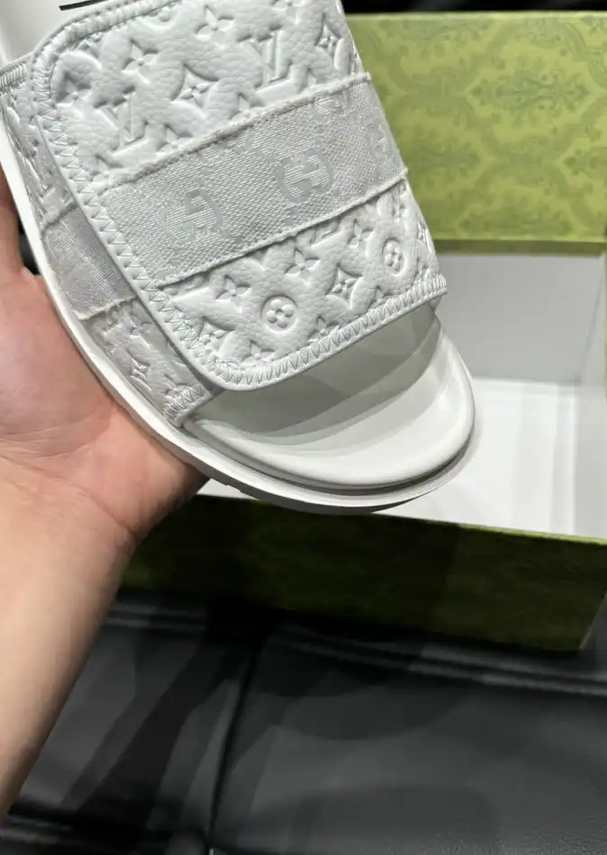 hype Gucci Slippers