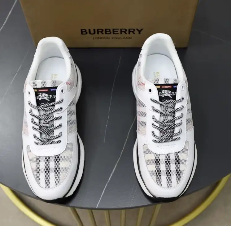 hype Burberry Sneakers