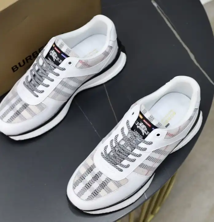 hype Burberry Sneakers