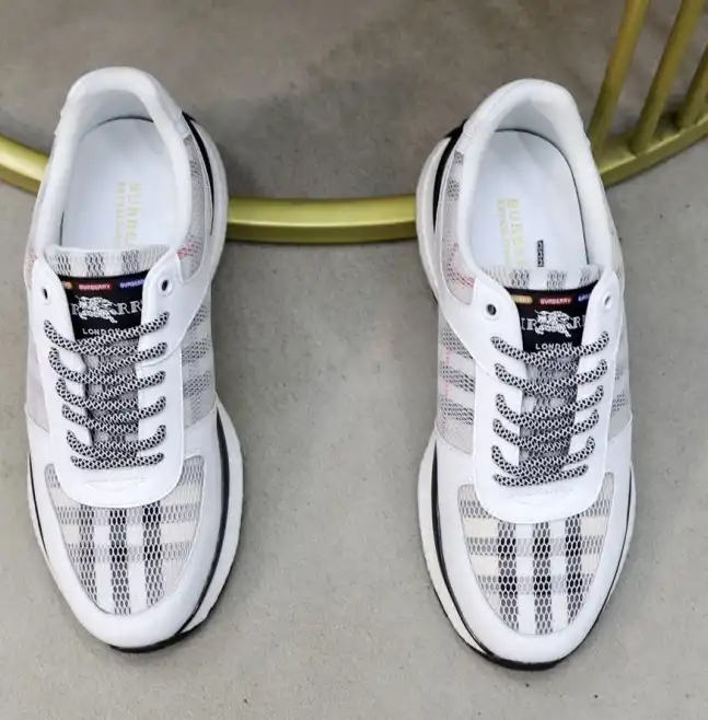 hype Burberry Sneakers