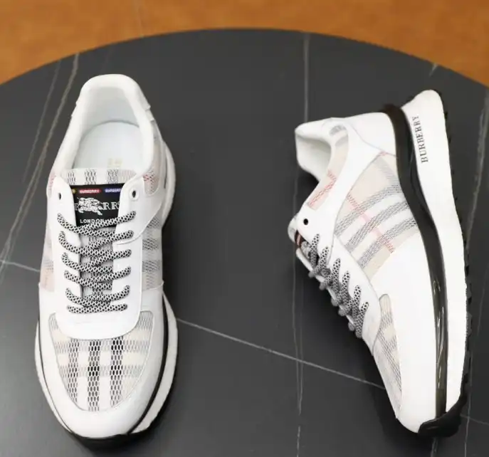 hype Burberry Sneakers