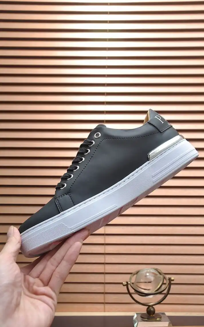 hype Ferragamo Sneakers