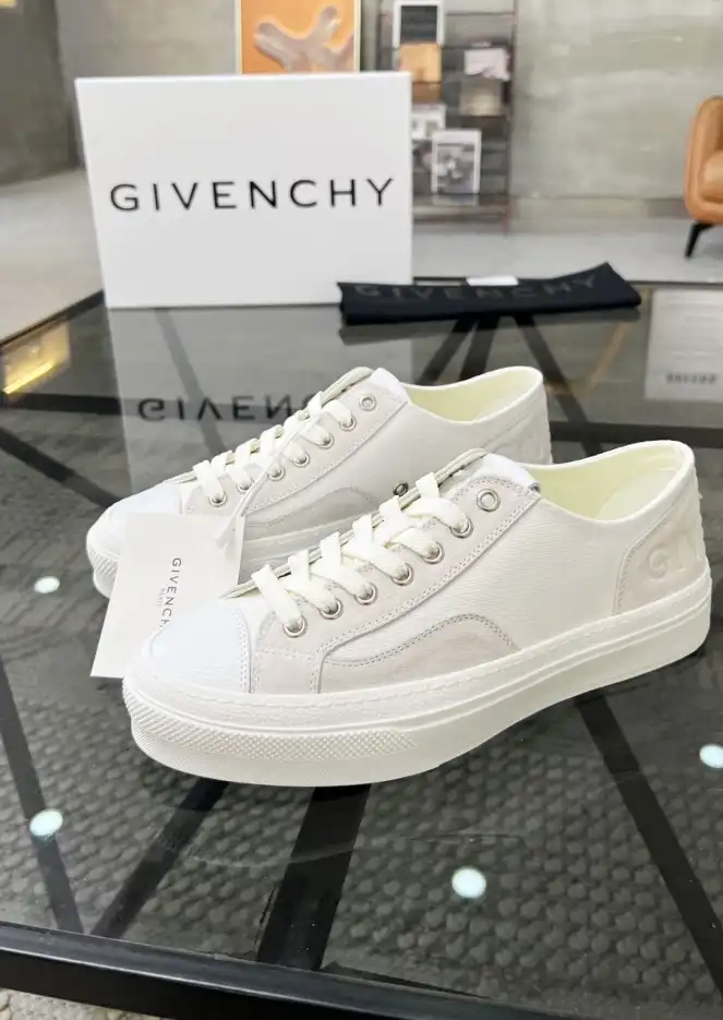 hype Givenchy Sneakers