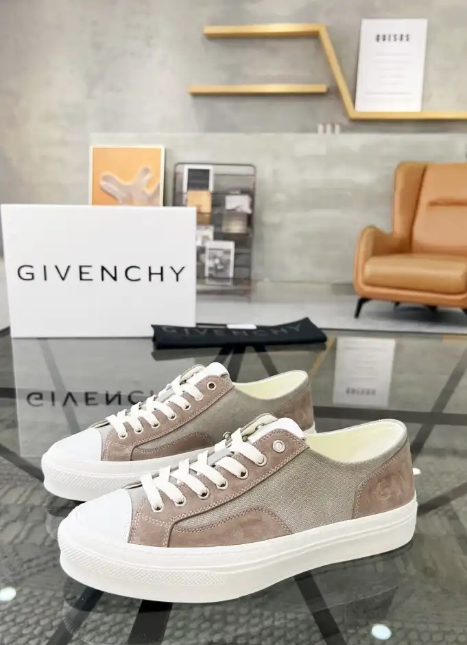 hype Givenchy Sneakers