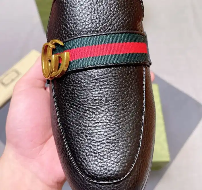 hype Gucci Slippers