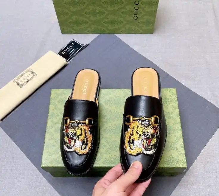 hype Gucci Slippers