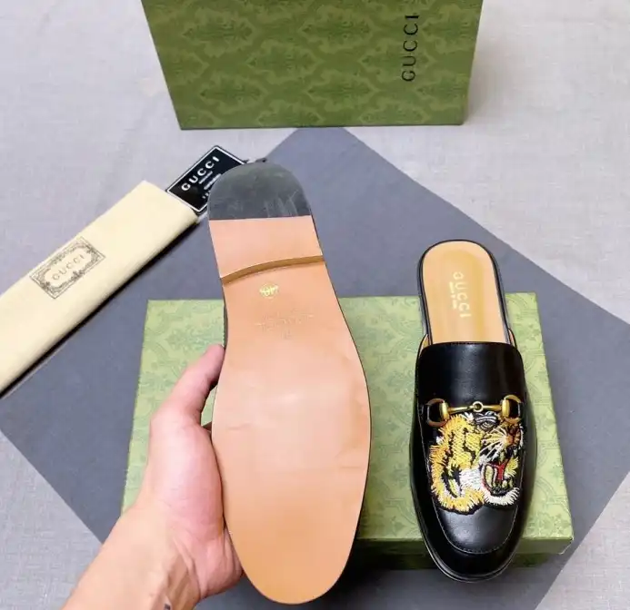 hype Gucci Slippers