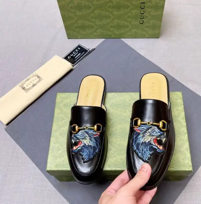 hype Gucci Slippers