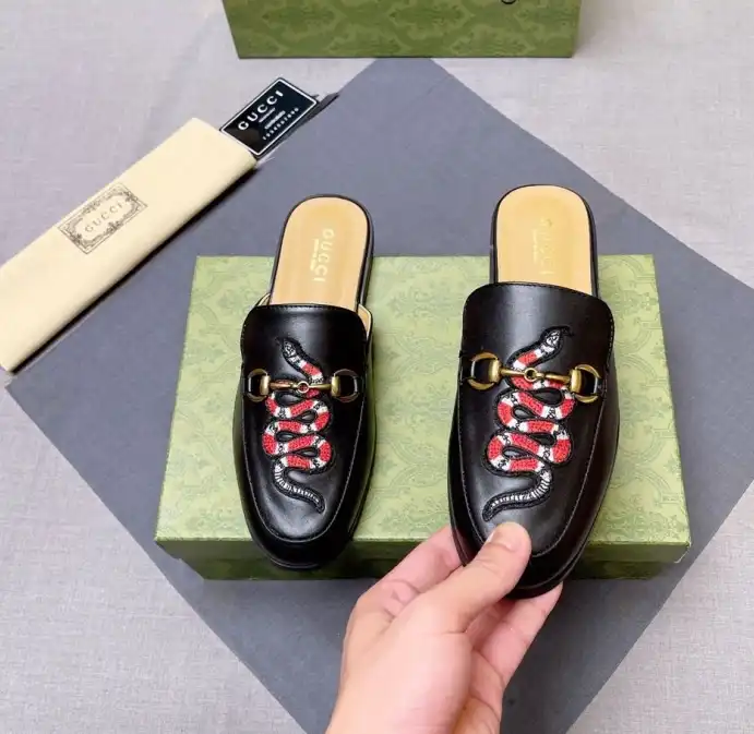 hype Gucci Slippers