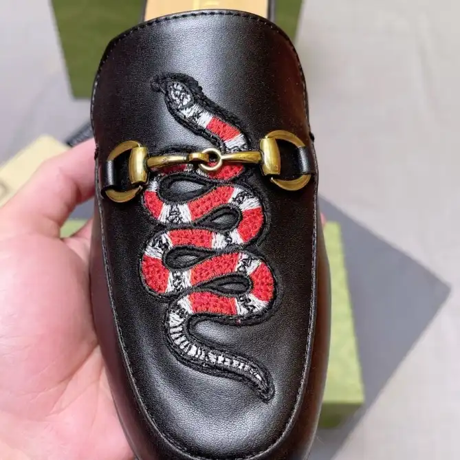 hype Gucci Slippers