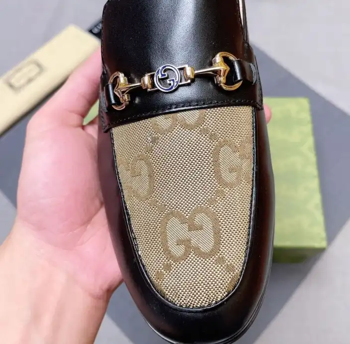 hype Gucci Slippers