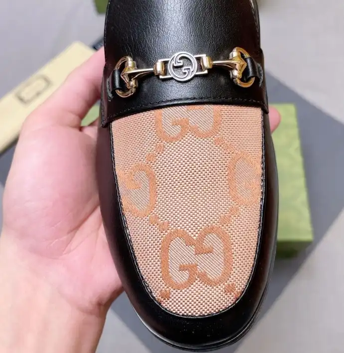 hype Gucci Slippers