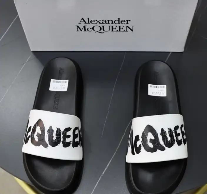 hype Alexander Mcqueen slippers