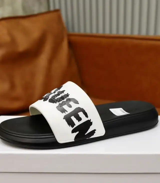 hype Alexander Mcqueen slippers