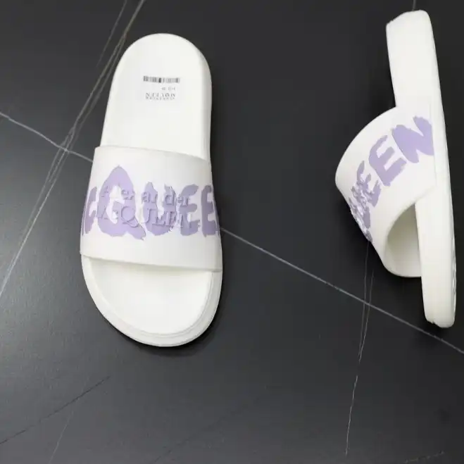 hype Alexander Mcqueen slippers