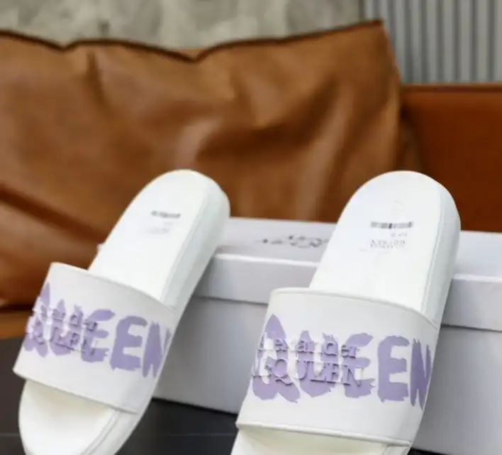 hype Alexander Mcqueen slippers