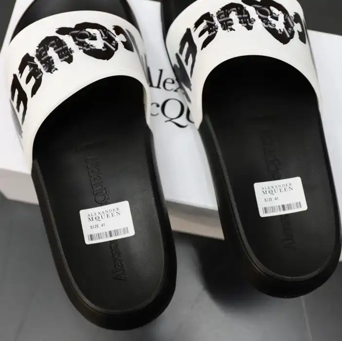 hype Alexander Mcqueen slippers