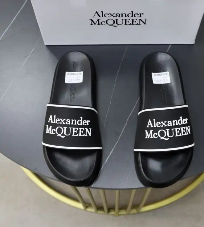 hype Alexander Mcqueen slippers