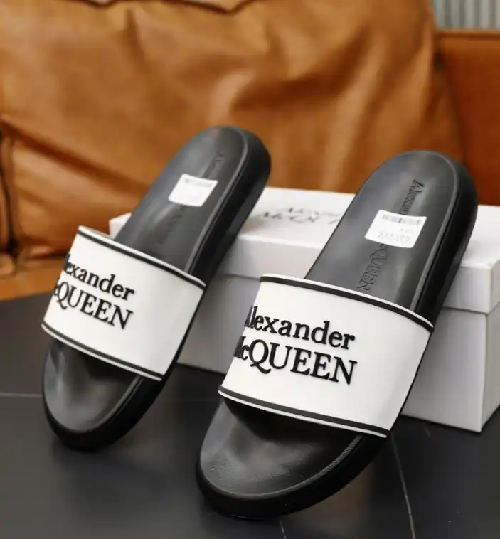 hype Alexander Mcqueen slippers