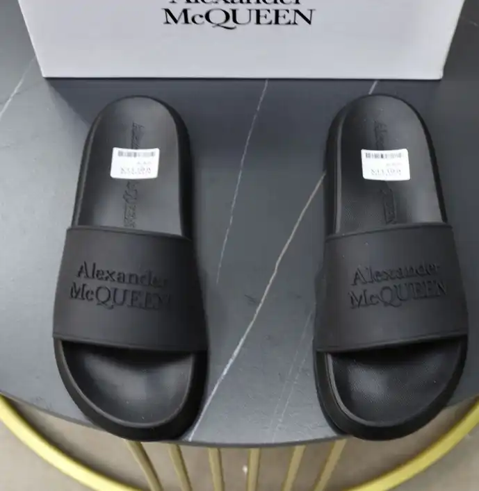 hype Alexander Mcqueen slippers