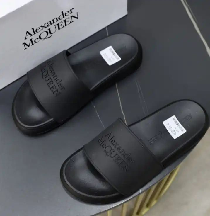 hype Alexander Mcqueen slippers