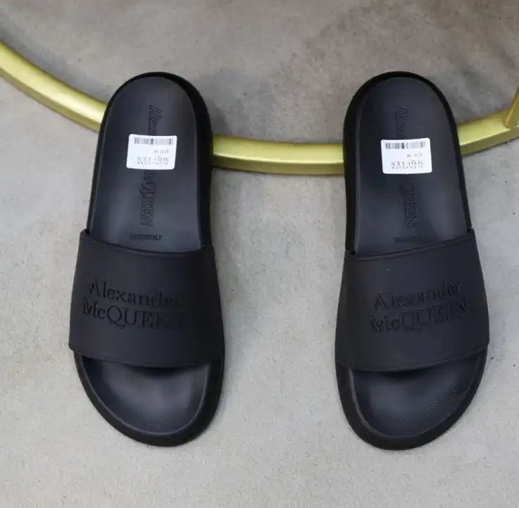 hype Alexander Mcqueen slippers