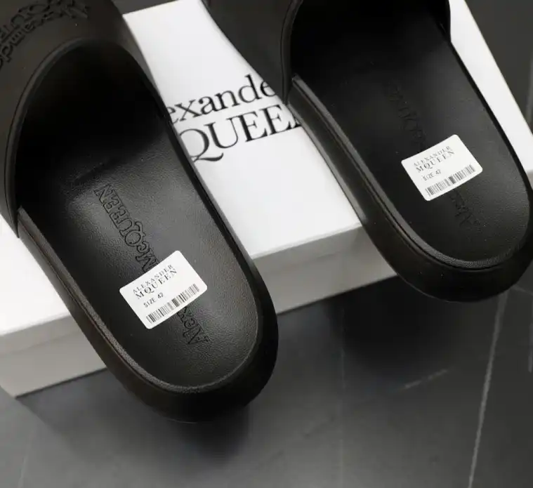 hype Alexander Mcqueen slippers