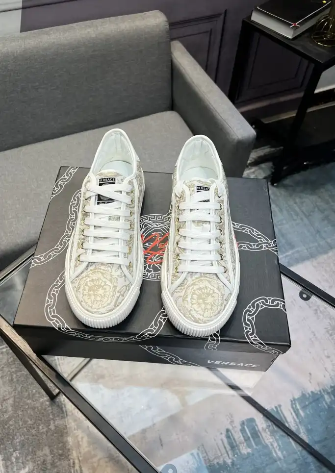 hype Givenchy Sneakers