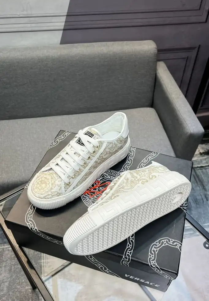 hype Givenchy Sneakers