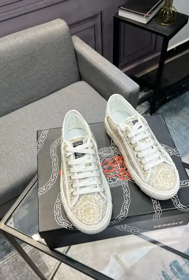 hype Givenchy Sneakers