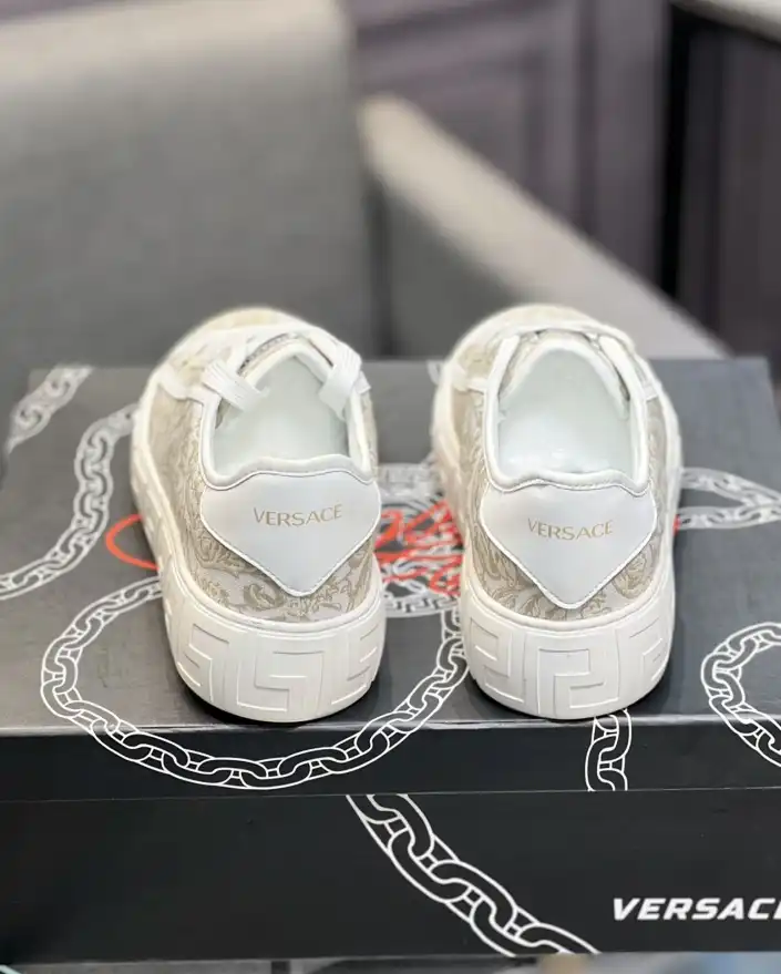 hype Givenchy Sneakers