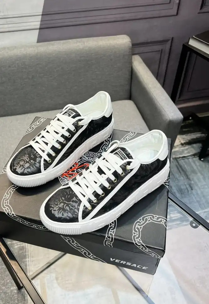 hype Givenchy Sneakers