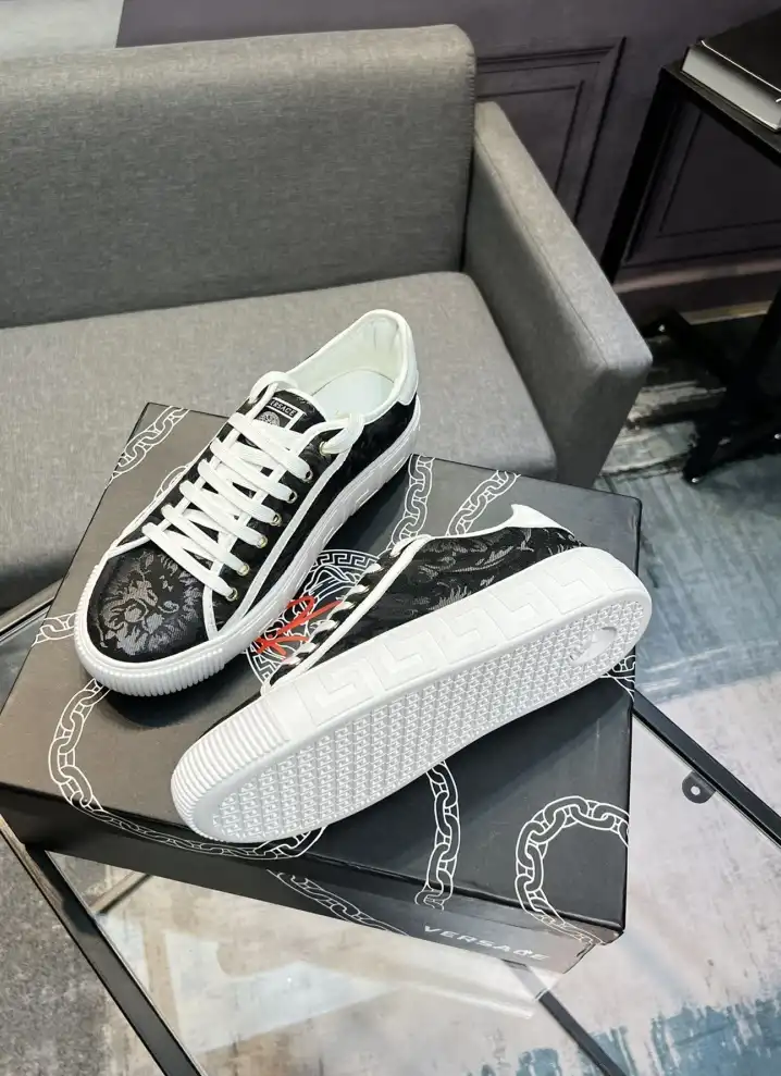 hype Givenchy Sneakers