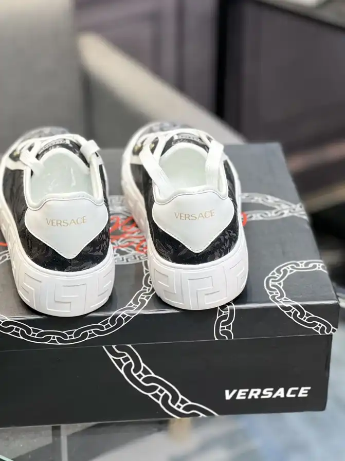 hype Givenchy Sneakers