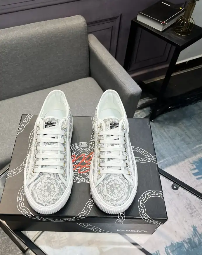 hype Givenchy Sneakers