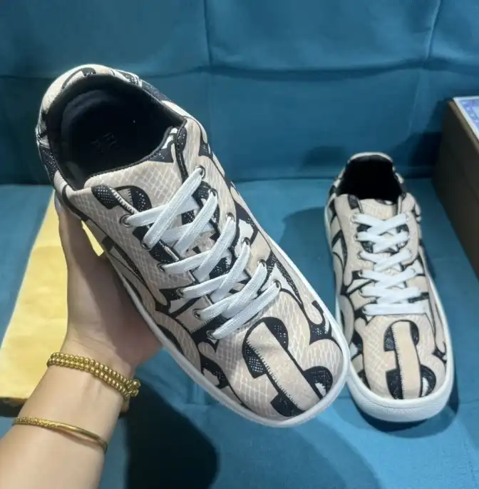 hype Burberry Sneakers