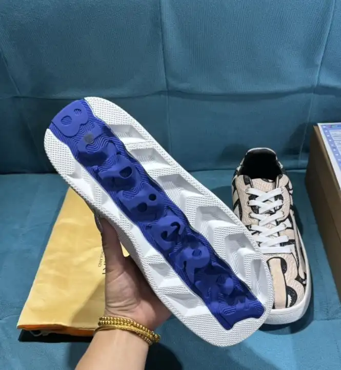 hype Burberry Sneakers