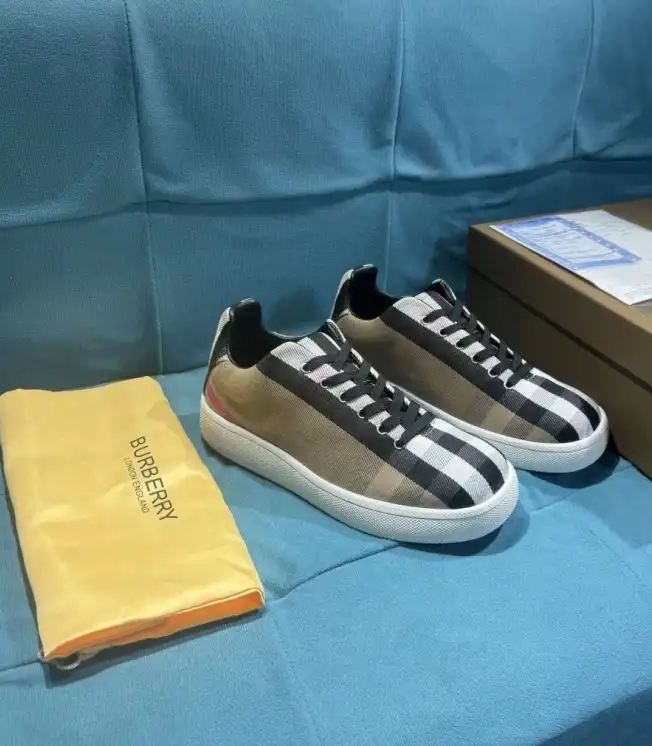 hype Burberry Sneakers