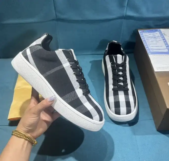 hype Burberry Sneakers