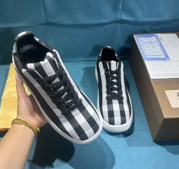 hype Burberry Sneakers