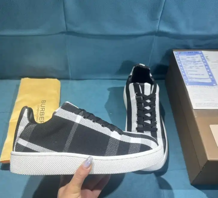 hype Burberry Sneakers