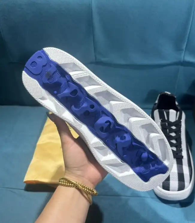 hype Burberry Sneakers